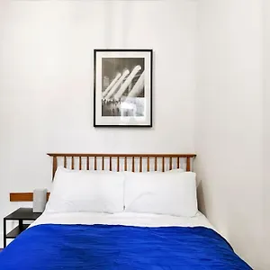 https://2-bed-garden-flat-leyton-village.cambridgehotelsuk.com
